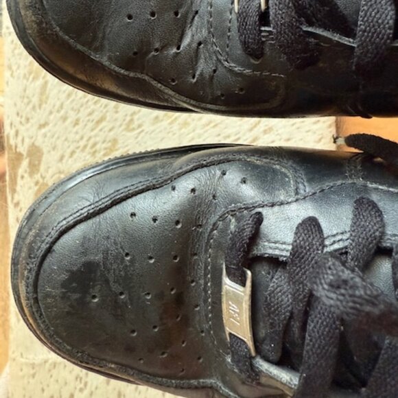 Pre-Loved Nike Men's Air Force 1 Mid '07 Triple Black Leather High Tops - Size 9 - Picture 3 of 11